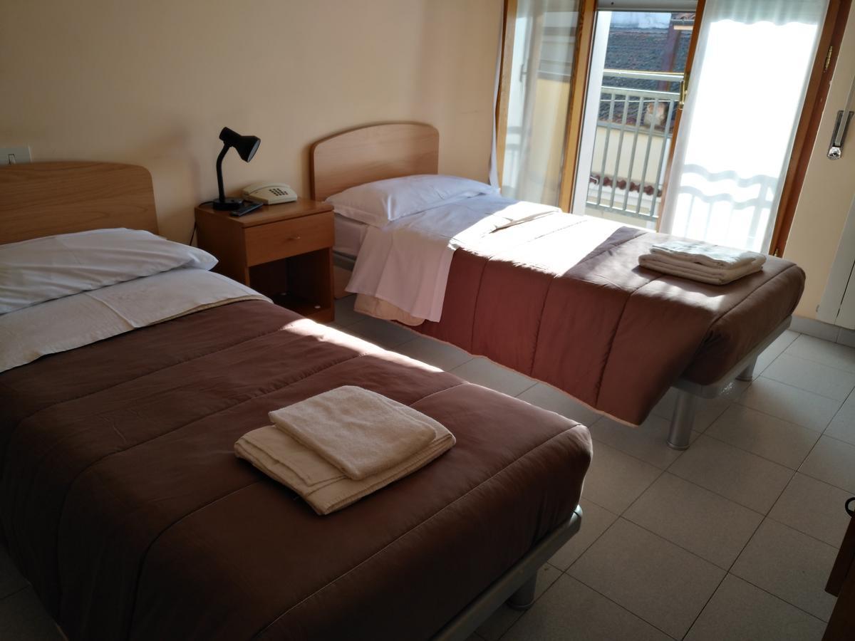 Albergo Italia Lavello Bagian luar foto