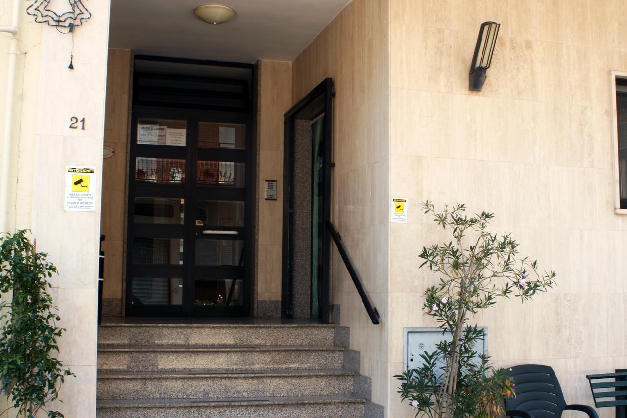 Albergo Italia Lavello Bagian luar foto